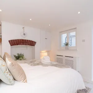  Apartment - With Patio And Sofa Bed!